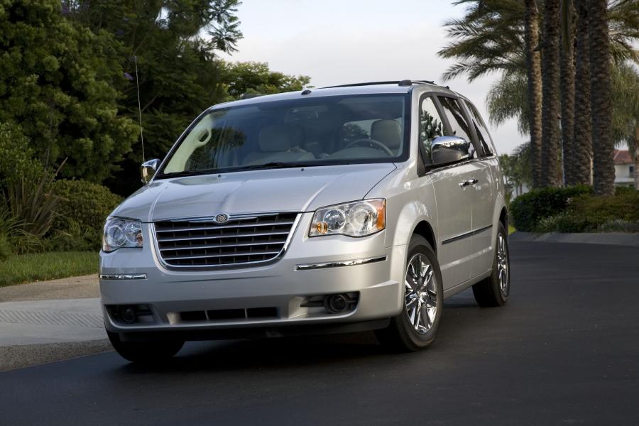  Chrysler Town & Country 2008 года  (фото 23 из 69)